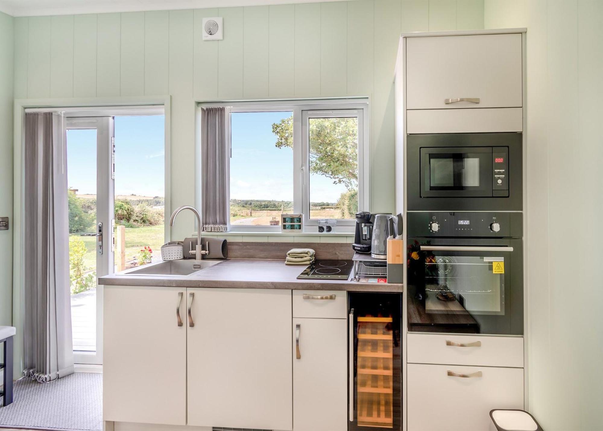 Calvesland Hideaway Hotel Manorbier Bagian luar foto